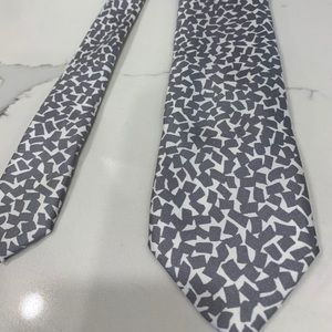 💯 Authentic Prada men’s tie 🔥